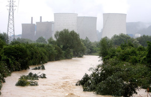 Poplave u BiH: U Lukavcu poplavljeni deseci objekata, ulice pod