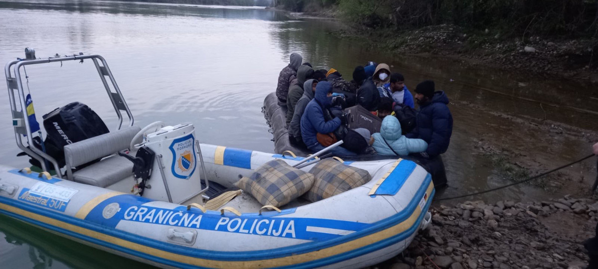 Granična policija BiH spasila 33 migranta od utapanja Radio Velkaton